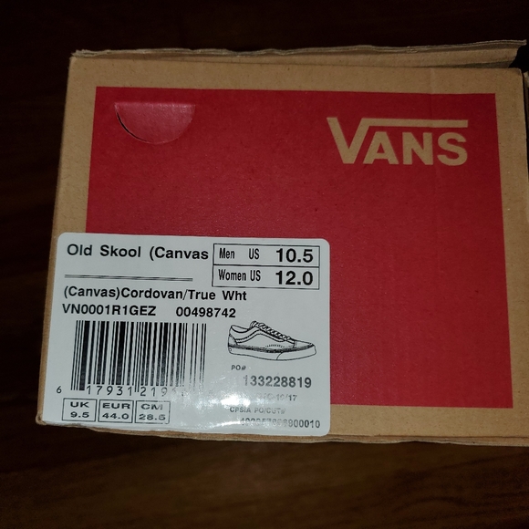 Vans - Picture 2 of 5